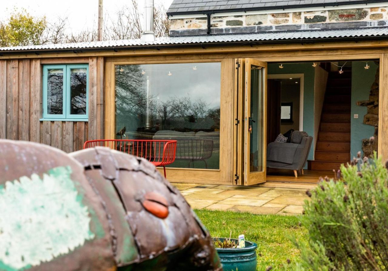 Penrhiw - A Country Cottage With Mountain Views Newport  Exterior foto