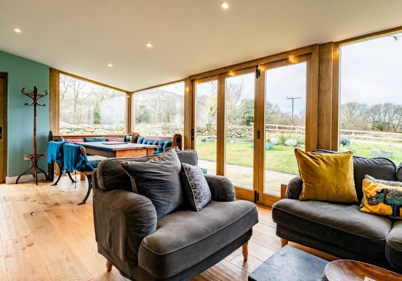 Penrhiw - A Country Cottage With Mountain Views Newport  Exterior foto