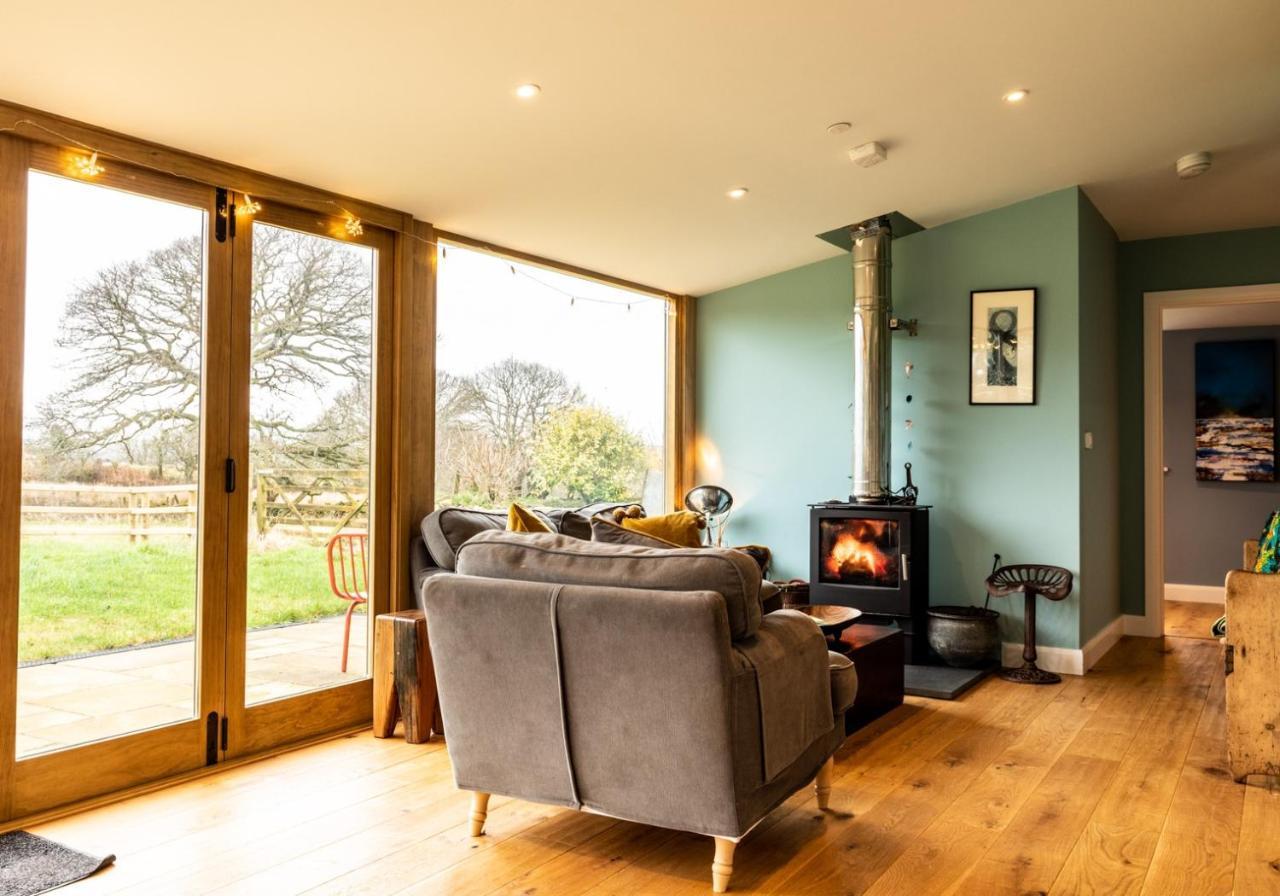 Penrhiw - A Country Cottage With Mountain Views Newport  Exterior foto