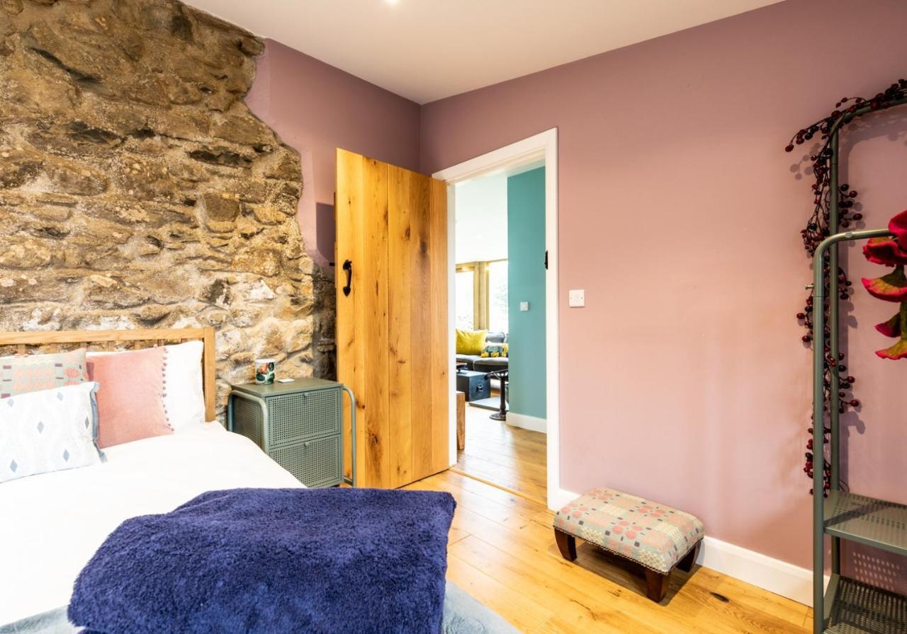 Penrhiw - A Country Cottage With Mountain Views Newport  Exterior foto