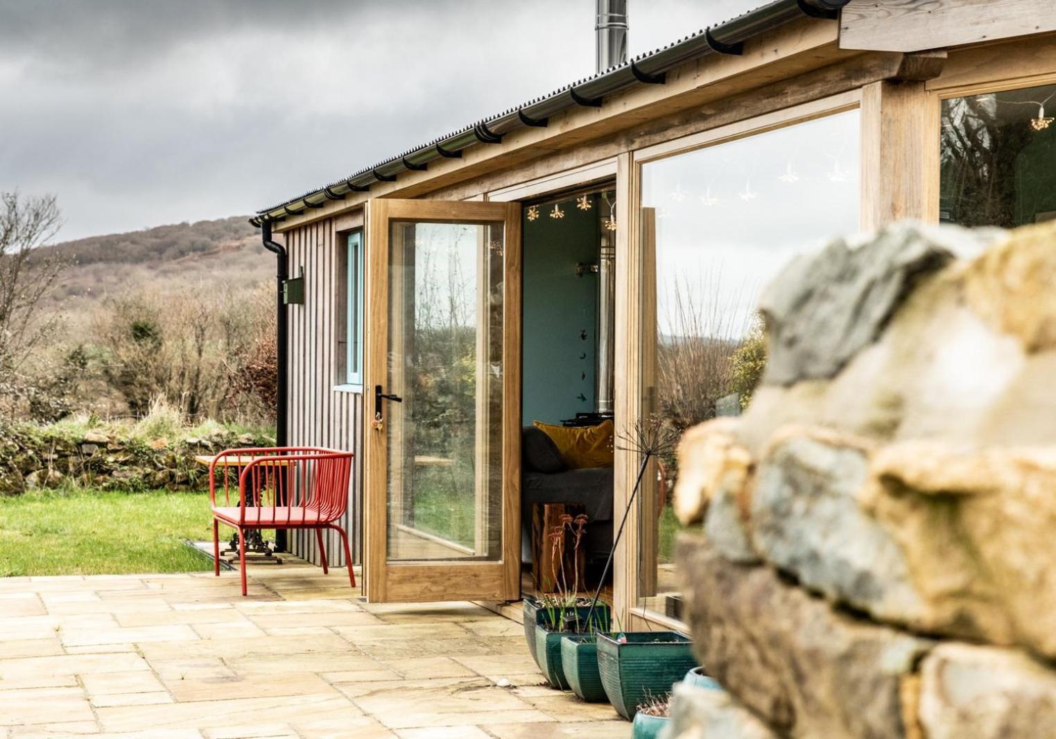 Penrhiw - A Country Cottage With Mountain Views Newport  Exterior foto